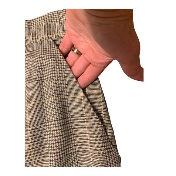 OBR vintage houndstooth plaid above the knee skirt! Retro, vintage and classic. - Picture 7 of 7